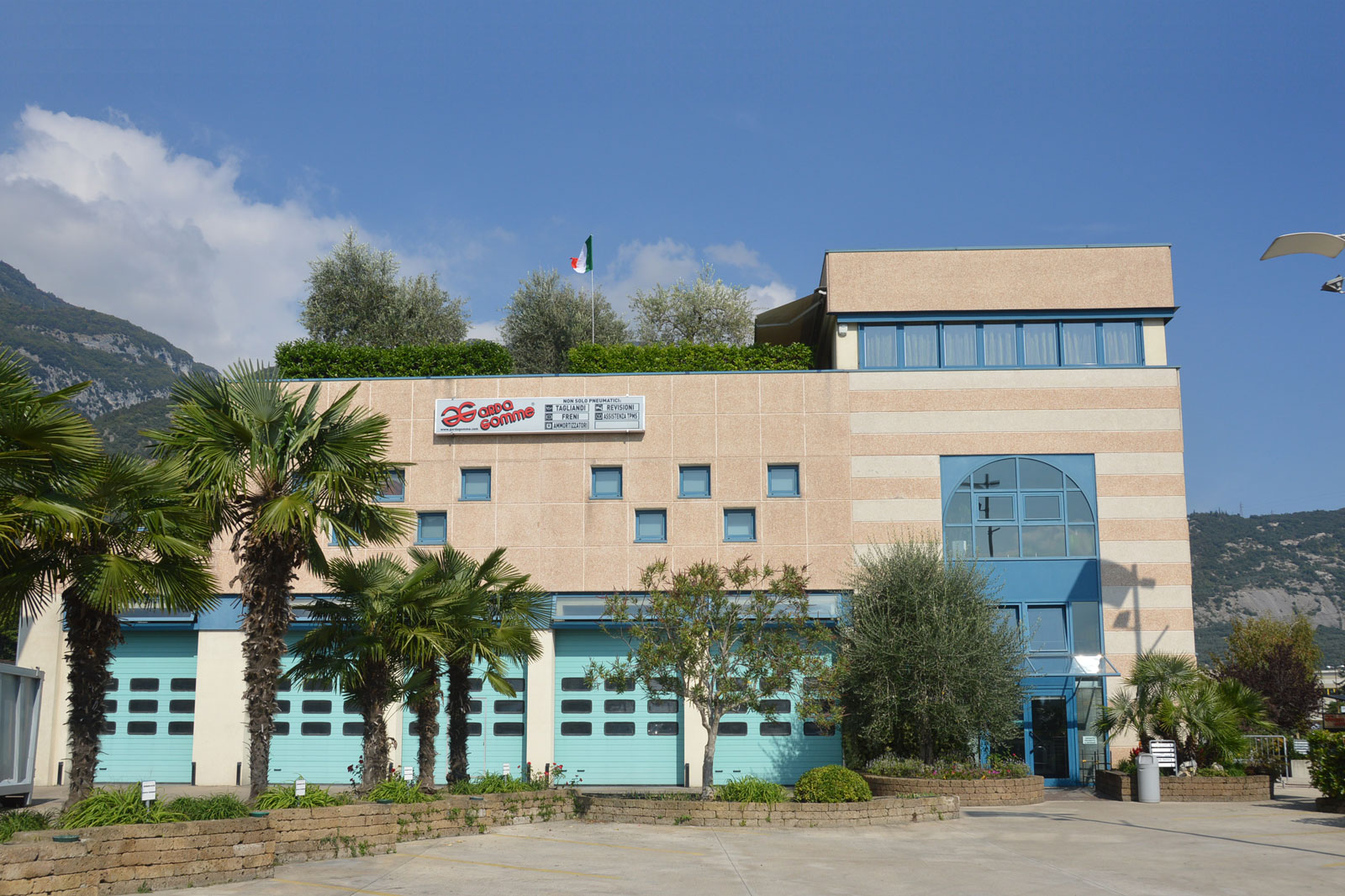 Garda Gomme Arco - Vendita e assistenza pneumatici, meccanica leggera, tagliandi e revisioni